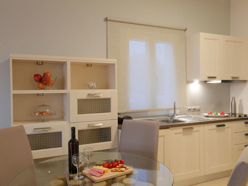 Pictures Suites Agios Stefanos Avliotes (Corfu) Quarto foto